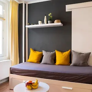  Apartment 2 Bedroom In Great Location In Kreuzberg